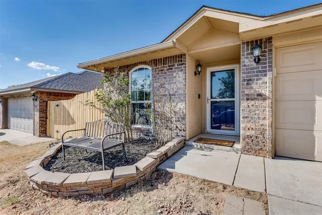 Photo 4 — 12321 SW 9th Terrace, Yukon, OK 73099