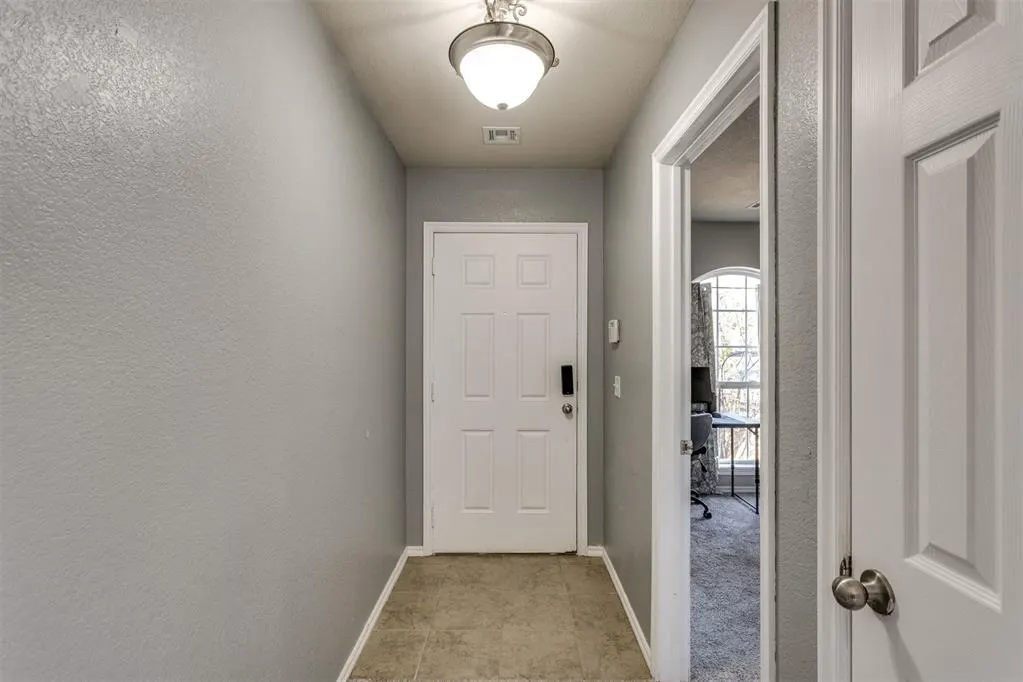 Photo 6 — 12321 SW 9th Terrace, Yukon, OK 73099
