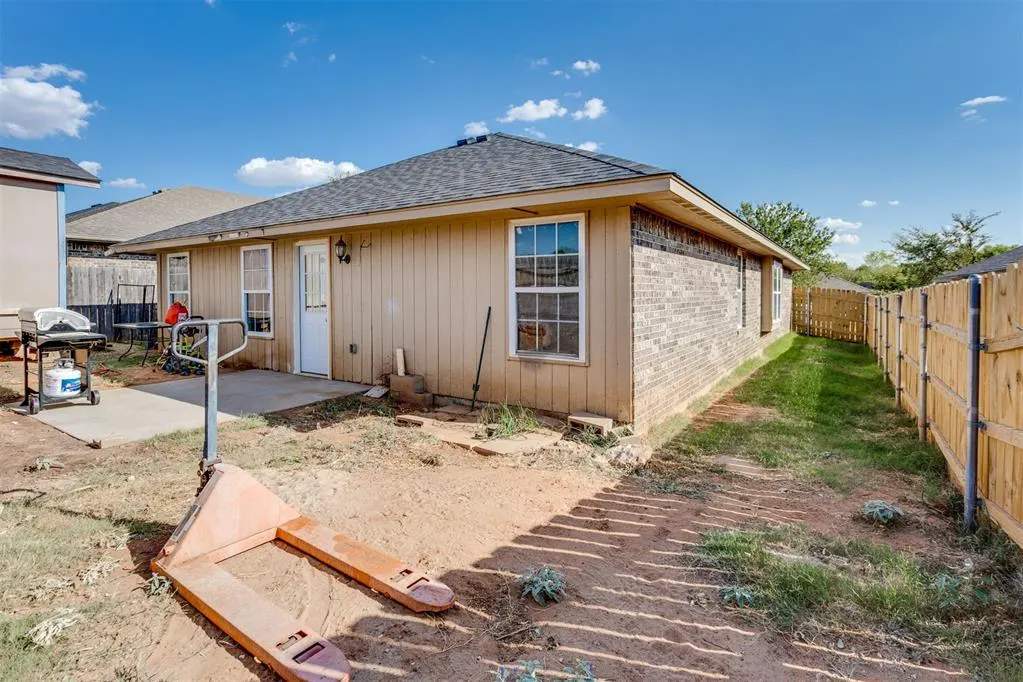 Photo 37 — 12321 SW 9th Terrace, Yukon, OK 73099
