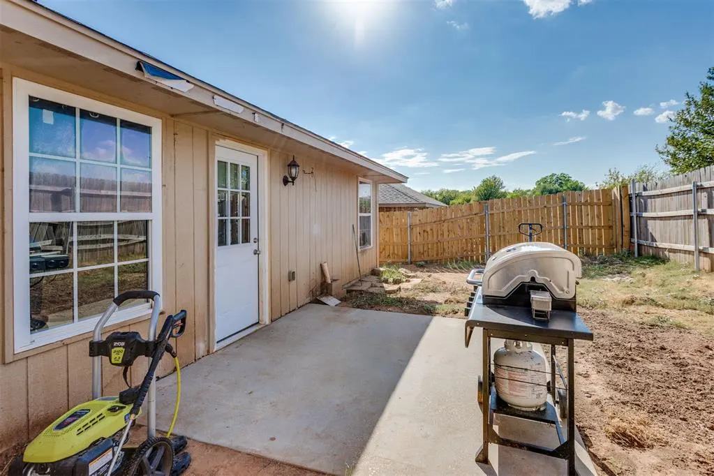 Photo 39 — 12321 SW 9th Terrace, Yukon, OK 73099