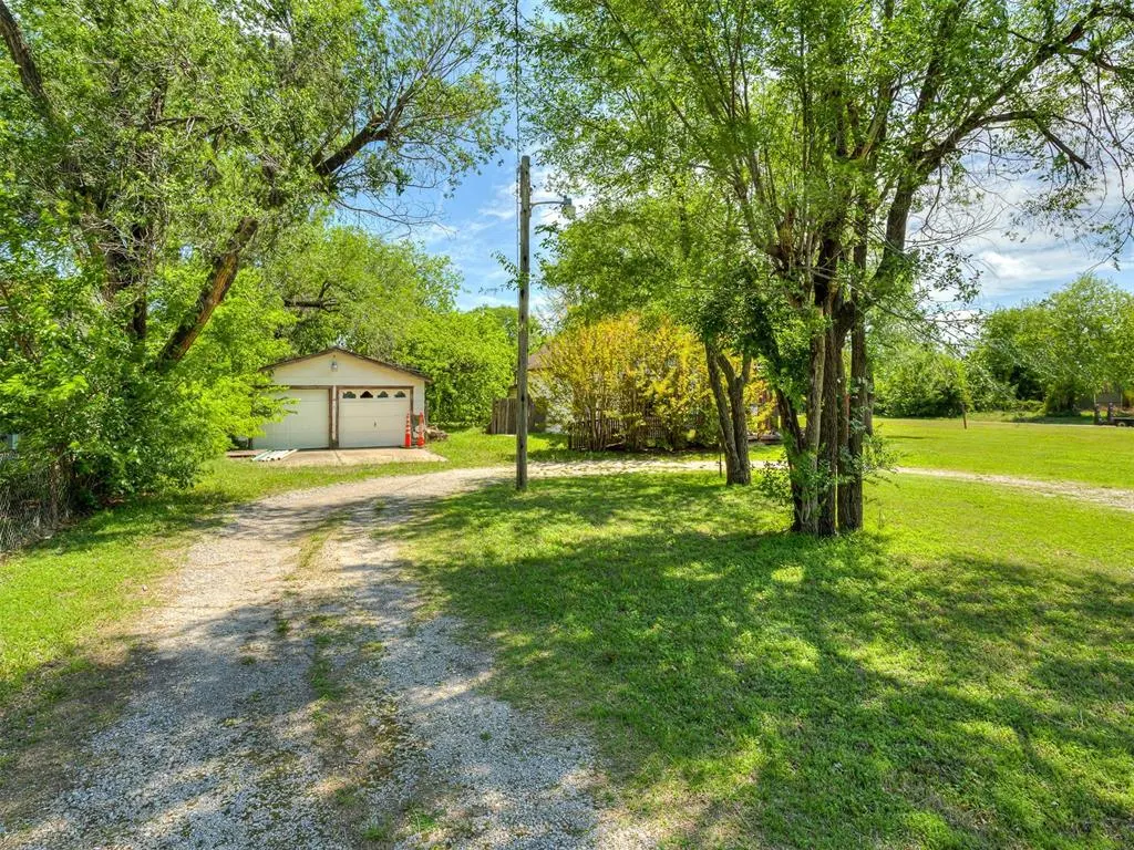 Photo 3 — 816 S Sooner Road, Midwest City, OK 73110