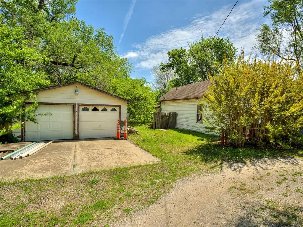 Photo 4 — 816 S Sooner Road, Midwest City, OK 73110