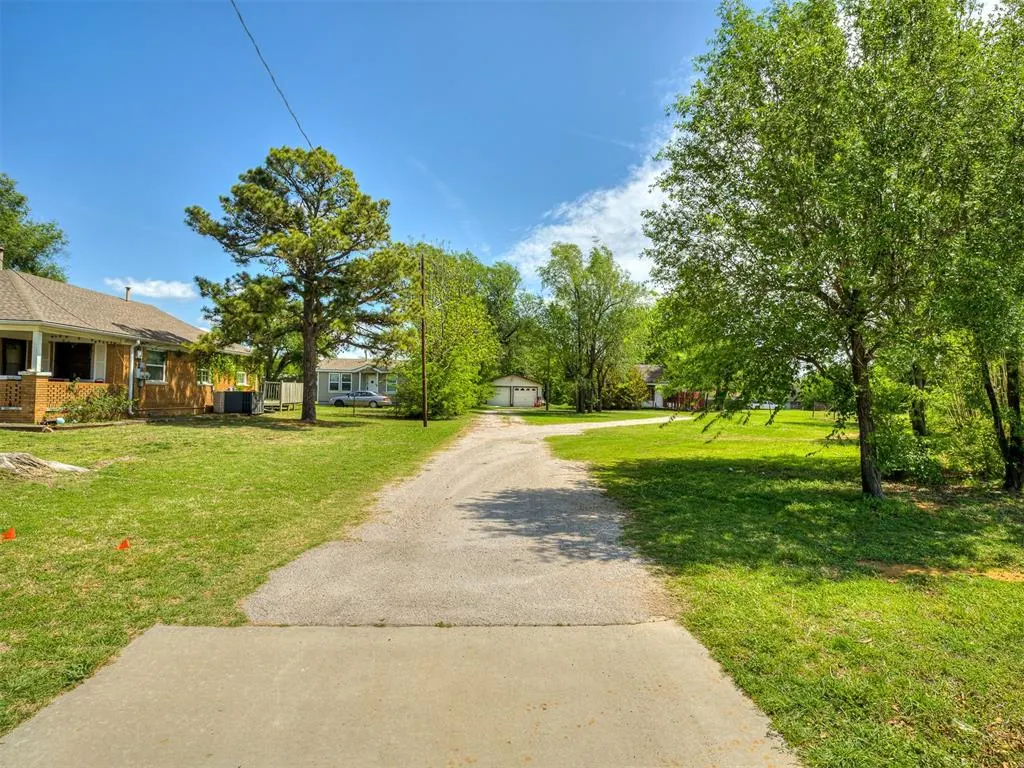 Photo 9 — 816 S Sooner Road, Midwest City, OK 73110