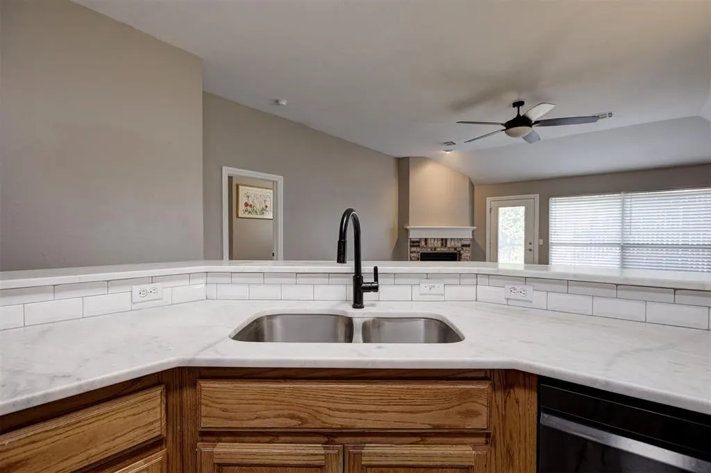 Photo 18 — 13232 Signature Circle, Oklahoma City, OK 73142