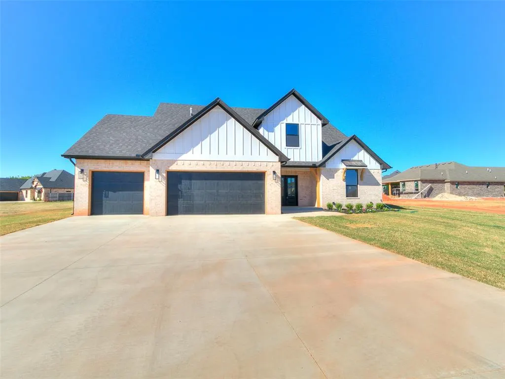 Photo 3 — 141 W Lynn Court Drive, Mustang, OK 73064