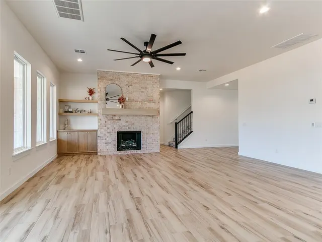 Photo 7 — 141 W Lynn Court Drive, Mustang, OK 73064