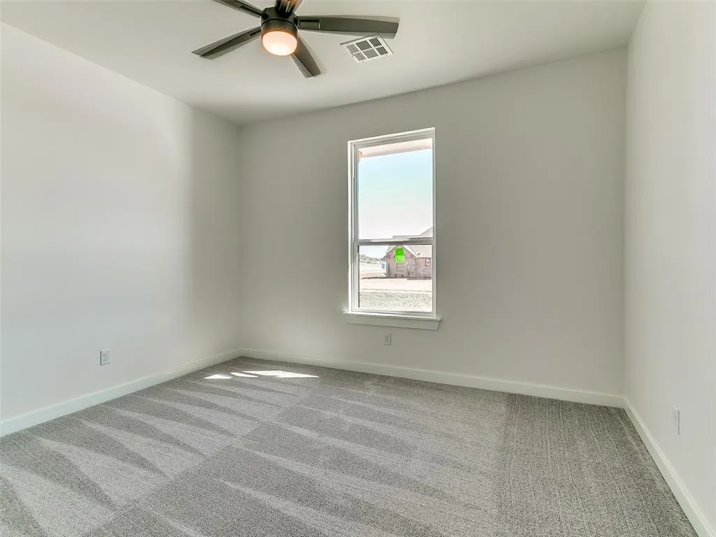 Photo 21 — 141 W Lynn Court Drive, Mustang, OK 73064