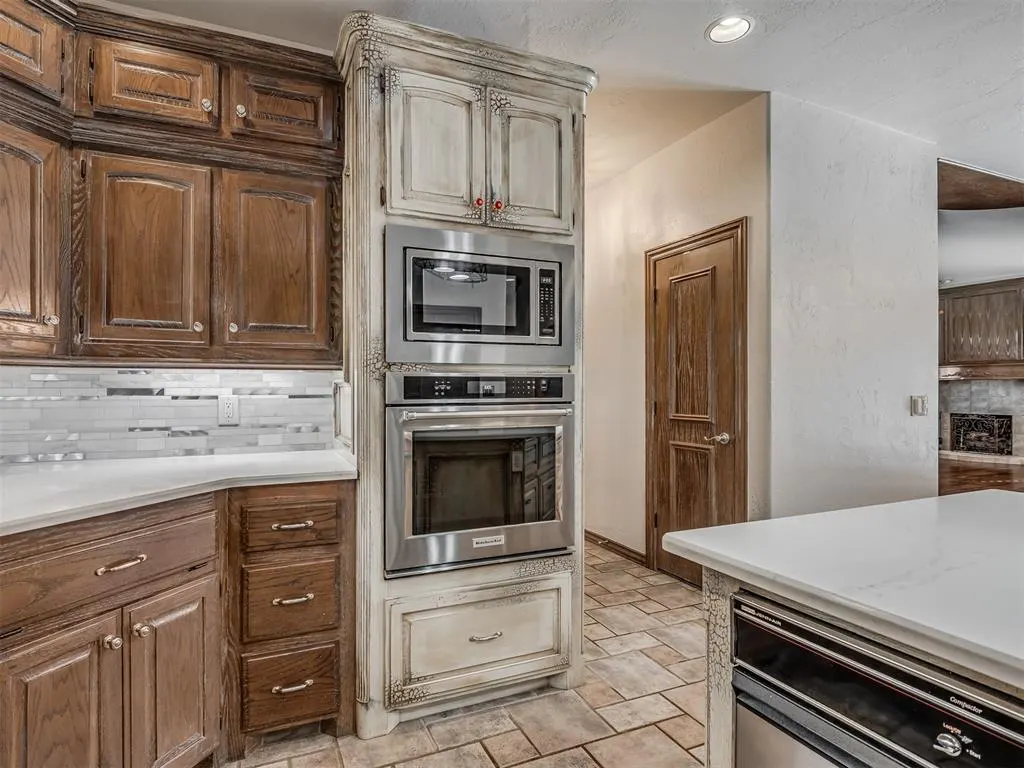Photo 12 — 2104 Pinnacle Point, Oklahoma City, OK 73170