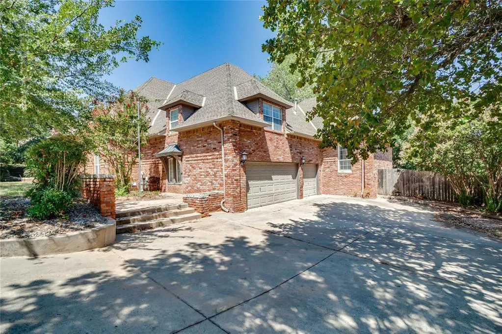 Front exterior — 2301 Bay Hill Place, Edmond, OK 73034