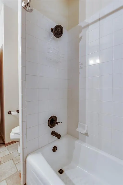 Photo 33 — 2301 Bay Hill Place, Edmond, OK 73034