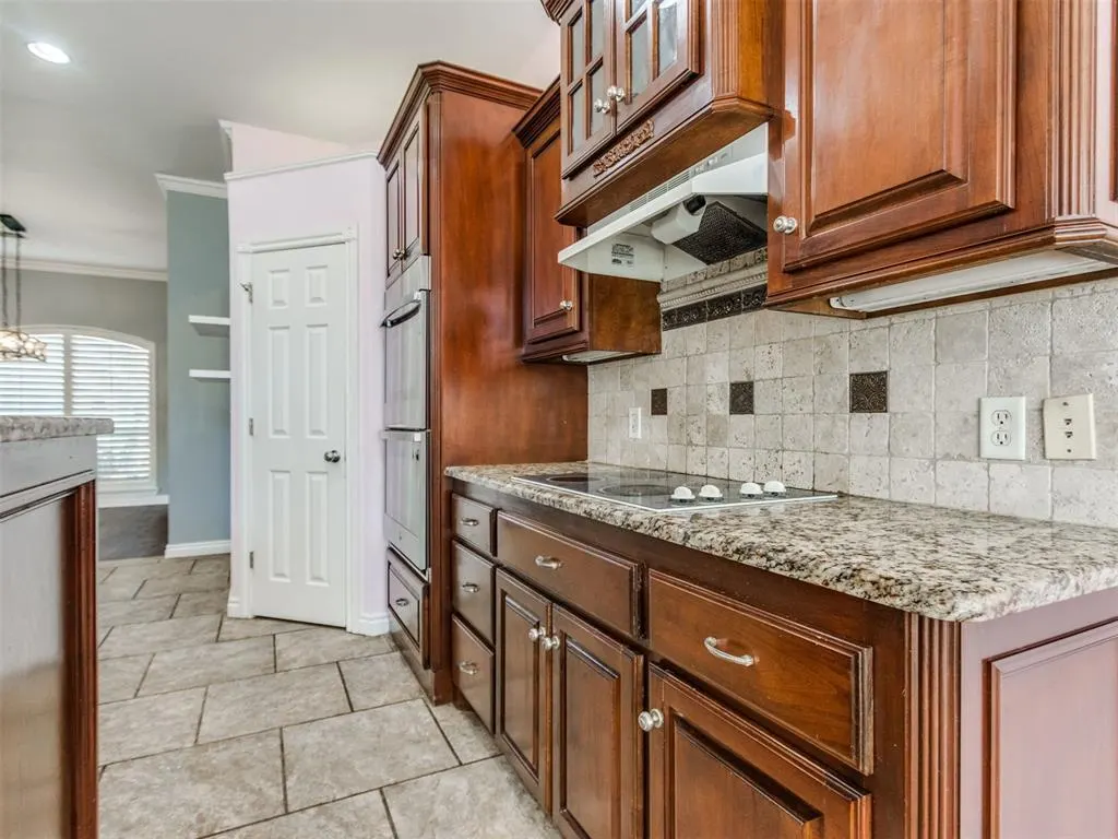 Photo 13 — 909 Hearthstone, Norman, OK 73072