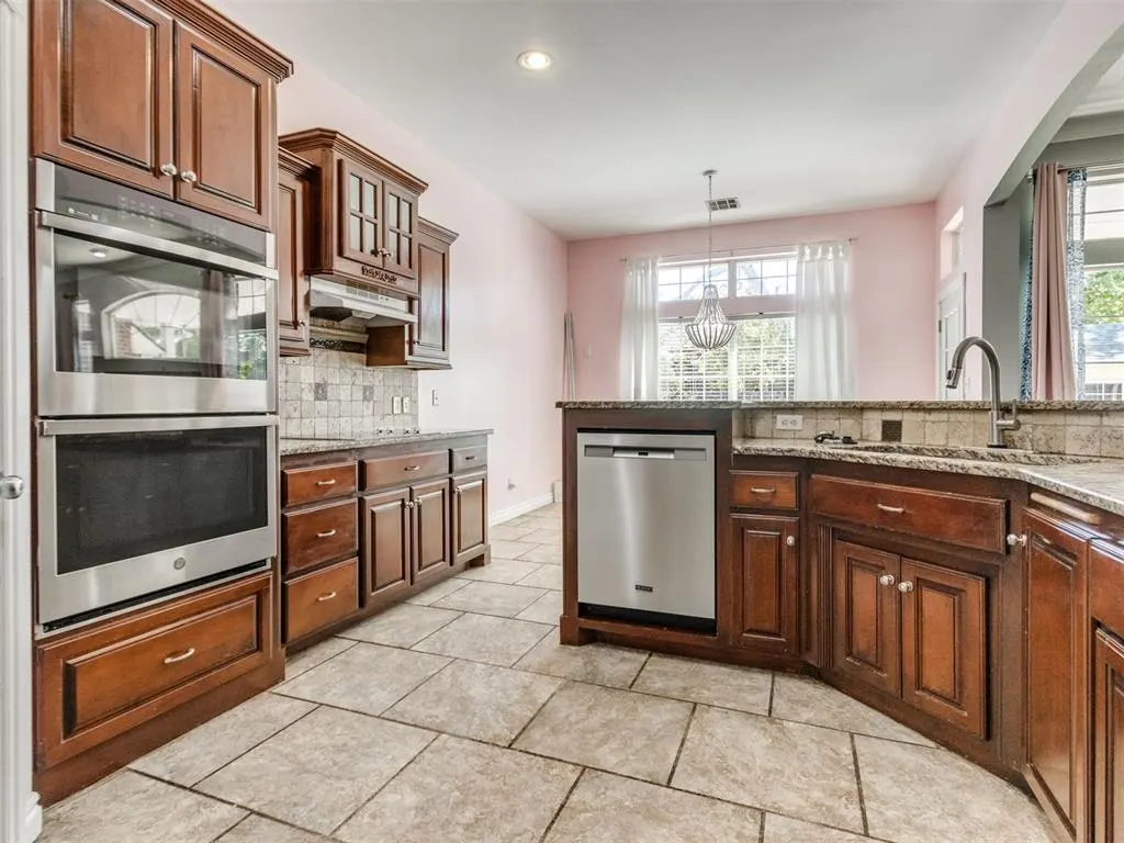 Photo 16 — 909 Hearthstone, Norman, OK 73072