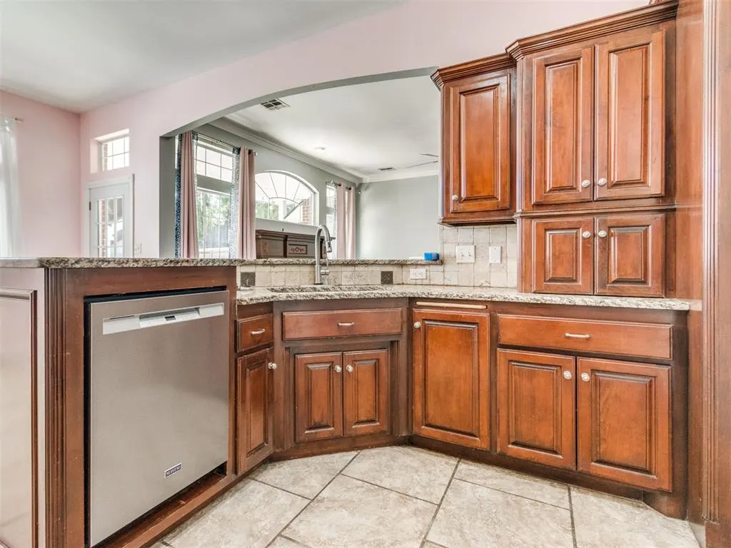 Photo 17 — 909 Hearthstone, Norman, OK 73072