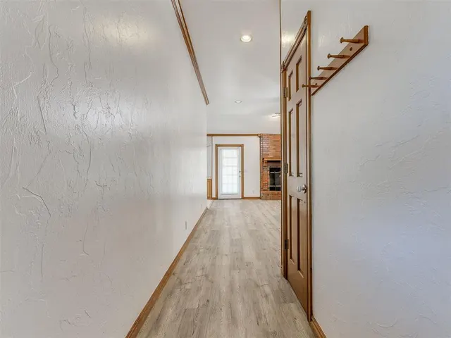 Photo 5 — 109 S Ramblin Oaks Drive, Moore, OK 73160