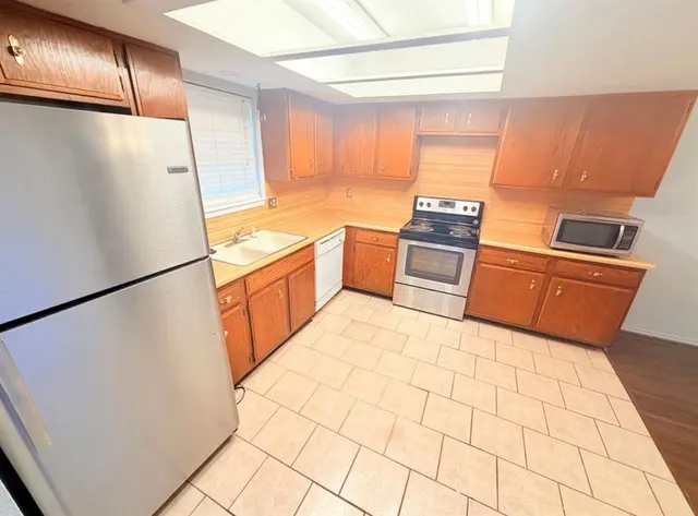 Photo 2 — 8077 NW 23rd Street, Oklahoma City, OK 73127