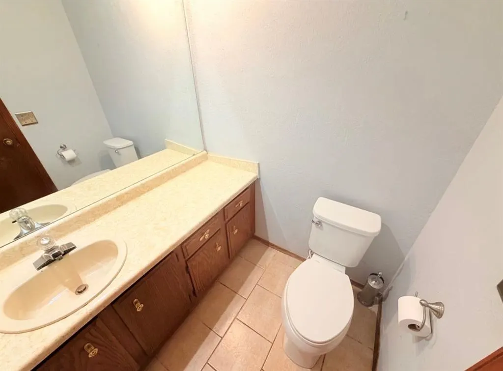 Photo 7 — 8077 NW 23rd Street, Oklahoma City, OK 73127