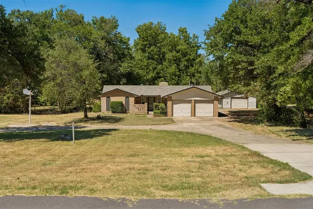 Photo 2 — 11107 Jeffords Avenue, Choctaw, OK 73020