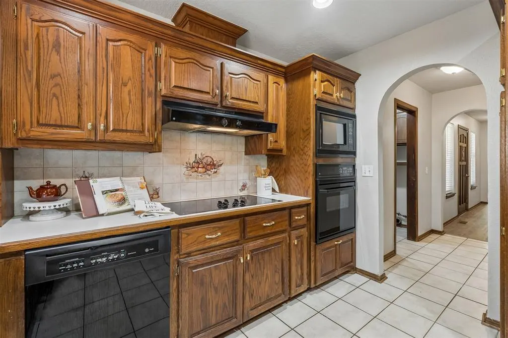 Photo 12 — 11107 Jeffords Avenue, Choctaw, OK 73020