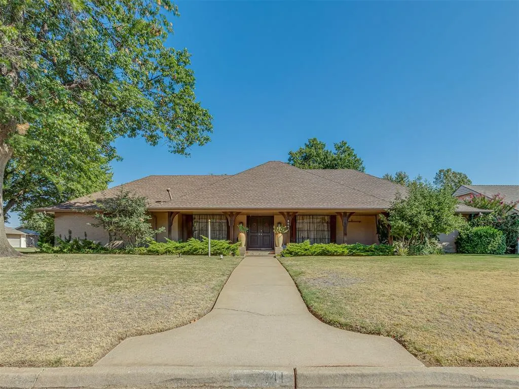 Photo 2 — 3041 Wilton Lane, Oklahoma City, OK 73120
