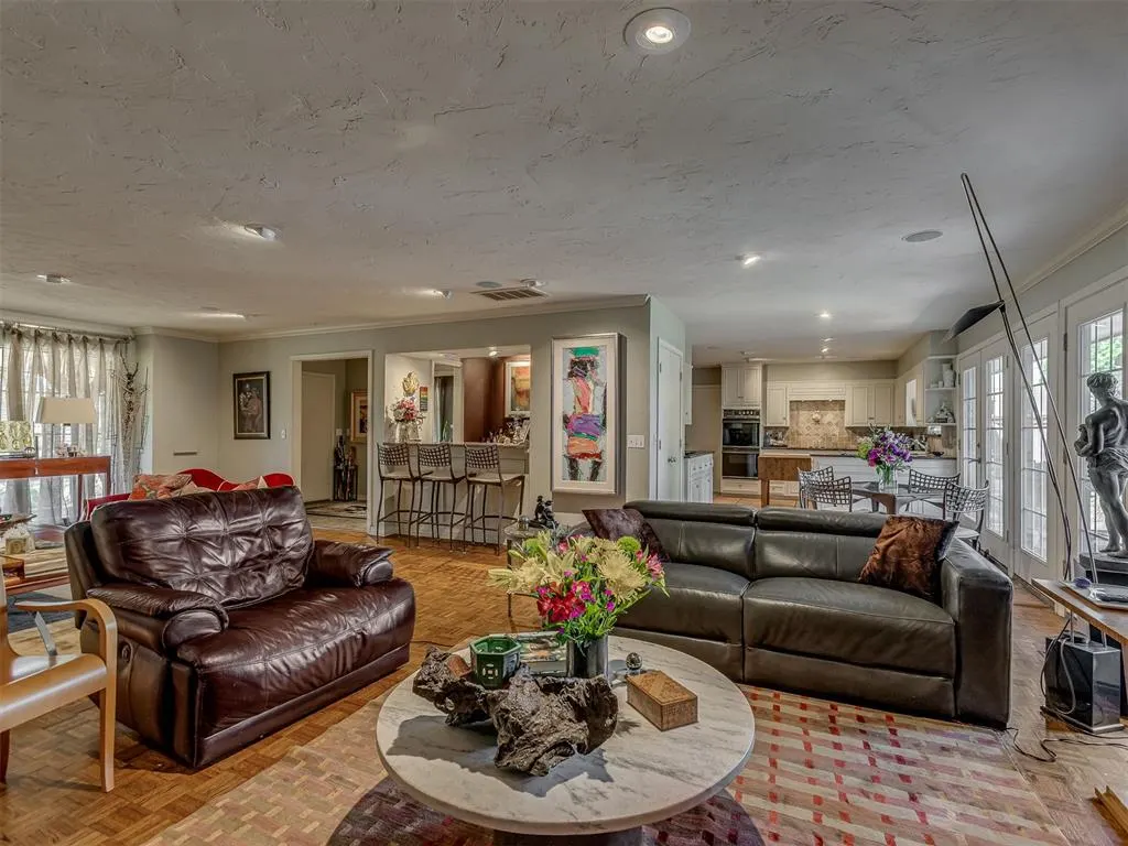 Photo 8 — 3041 Wilton Lane, Oklahoma City, OK 73120