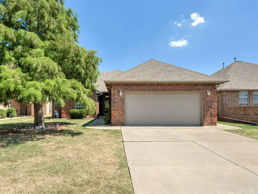 Photo 2 — 15624 Traditions Drive, Edmond, OK 73013