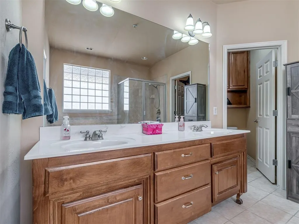 Photo 23 — 15624 Traditions Drive, Edmond, OK 73013
