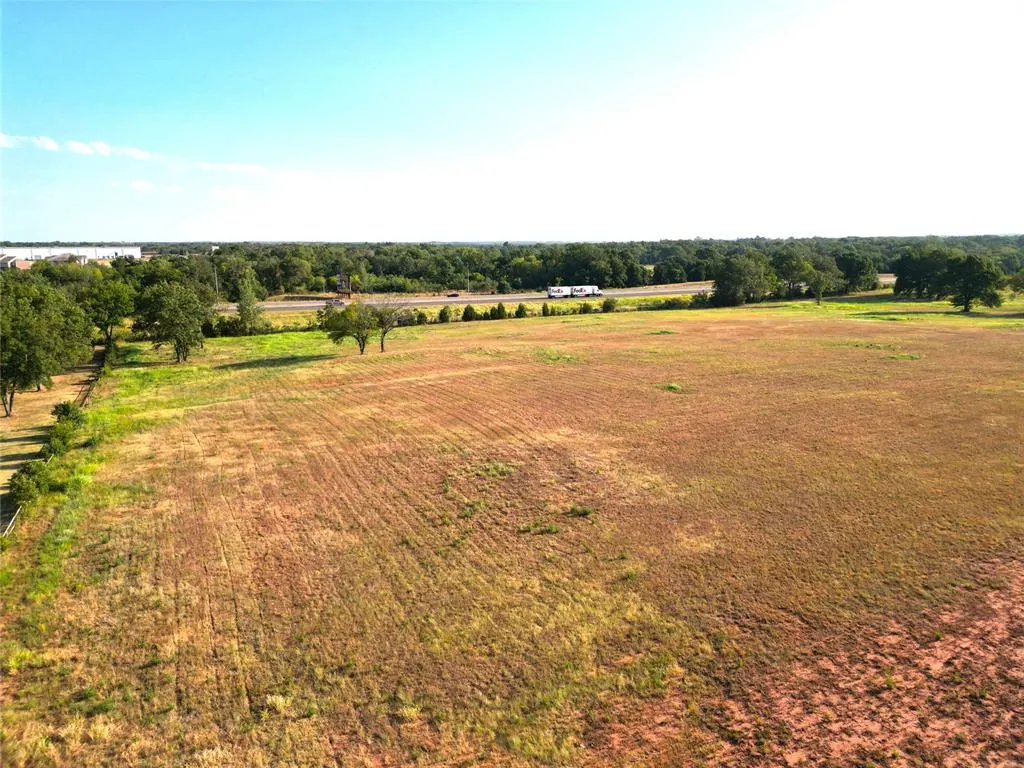 Front exterior — 999, Shawnee, OK 74804