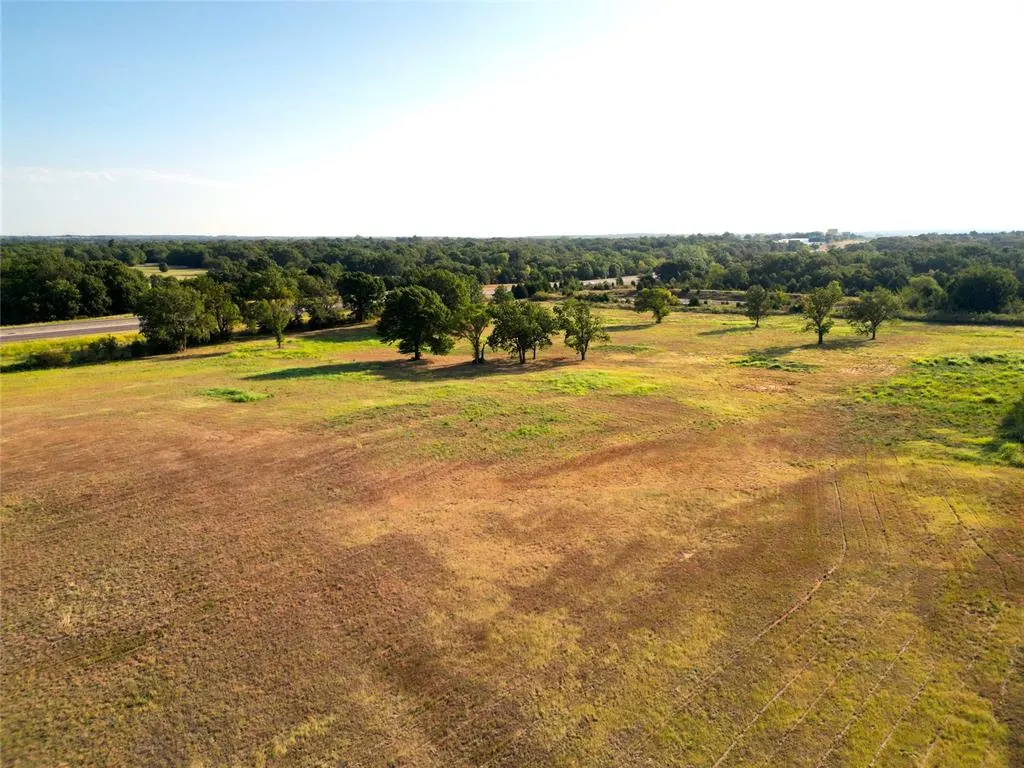 Photo 2 — 999, Shawnee, OK 74804