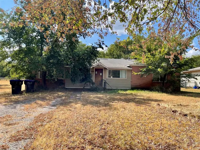 Photo 2 — 404 N 7th Street, Noble, OK 73068