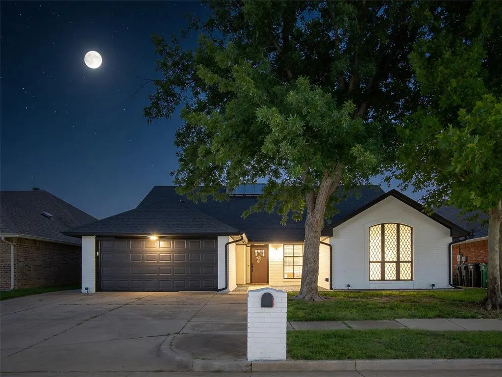 Front exterior — 11908 Blueway Avenue, Oklahoma City, OK 73162