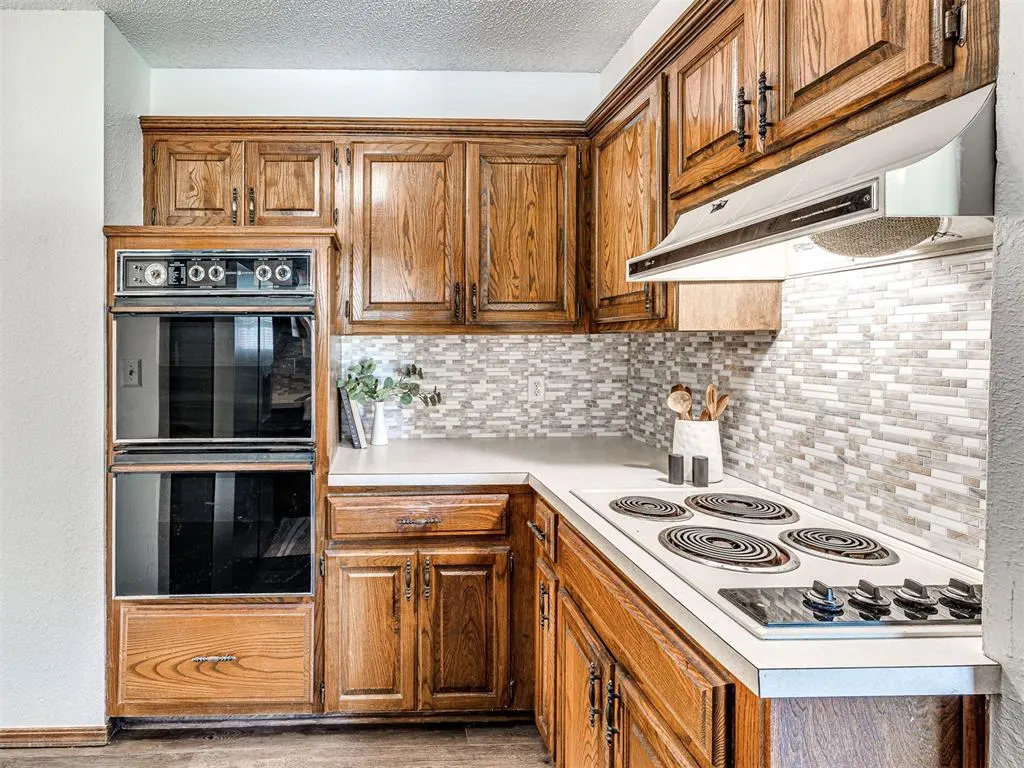 Photo 13 — 706 Heatherhill Drive, Norman, OK 73072