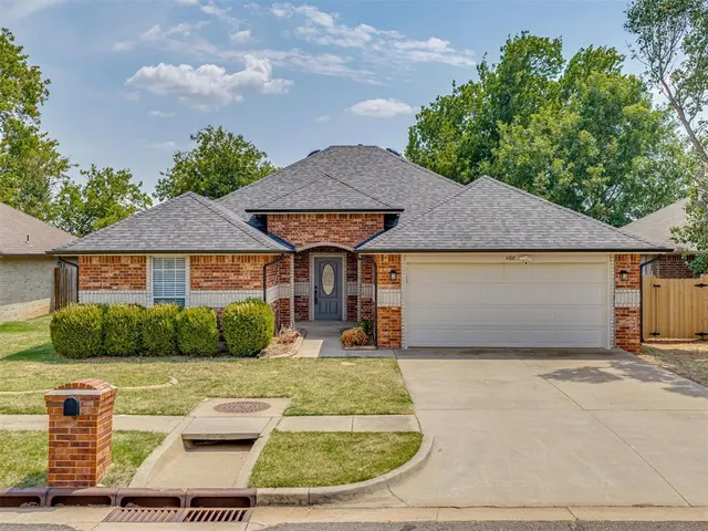 Photo 2 — 11108 SW 8th Street, Yukon, OK 73099