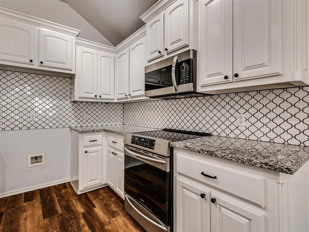 Photo 12 — 11108 SW 8th Street, Yukon, OK 73099