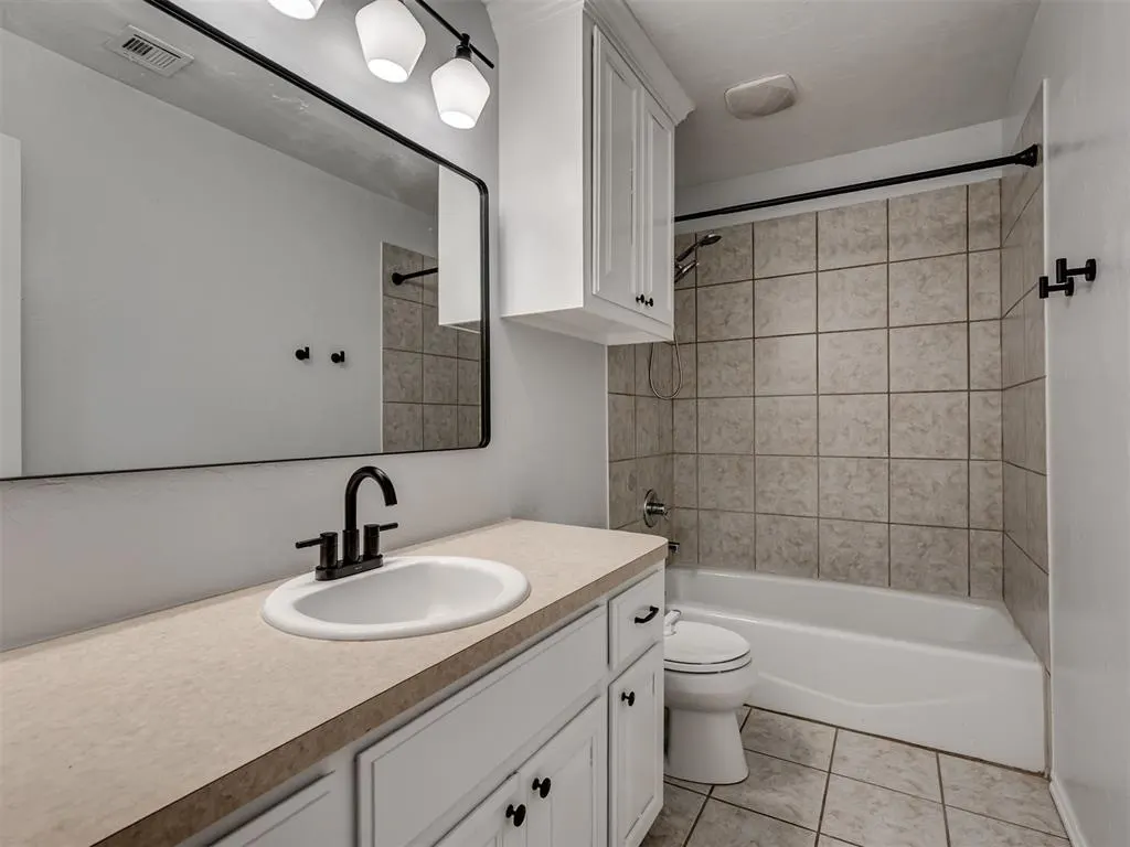 Photo 30 — 11108 SW 8th Street, Yukon, OK 73099