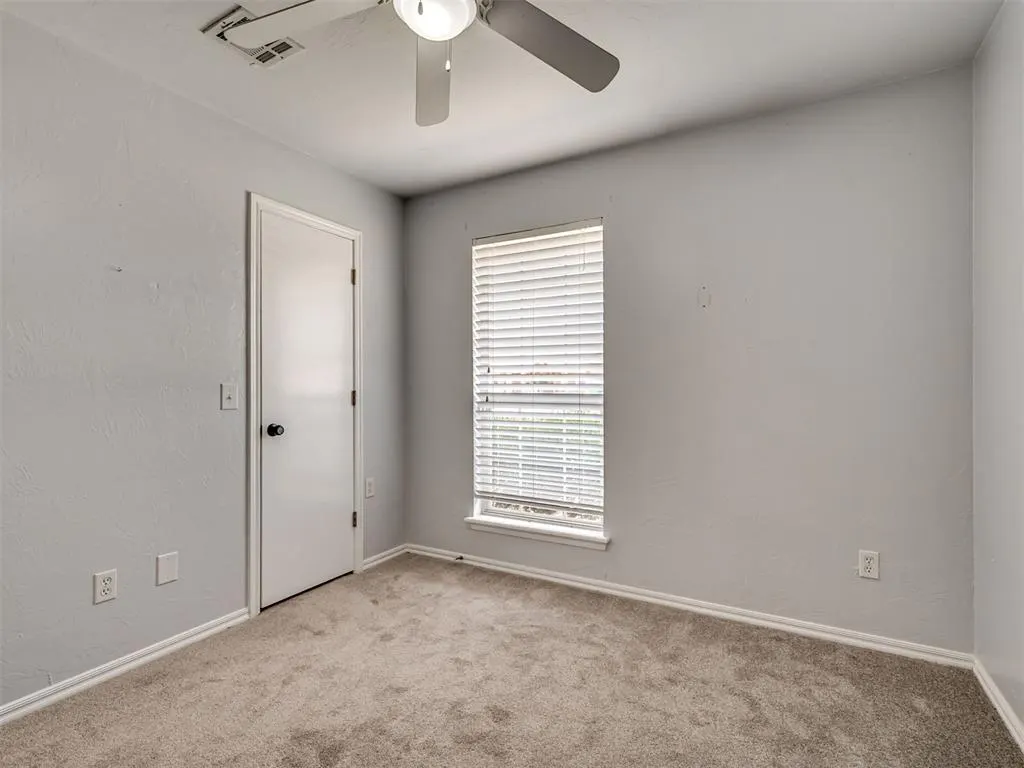 Photo 33 — 11108 SW 8th Street, Yukon, OK 73099