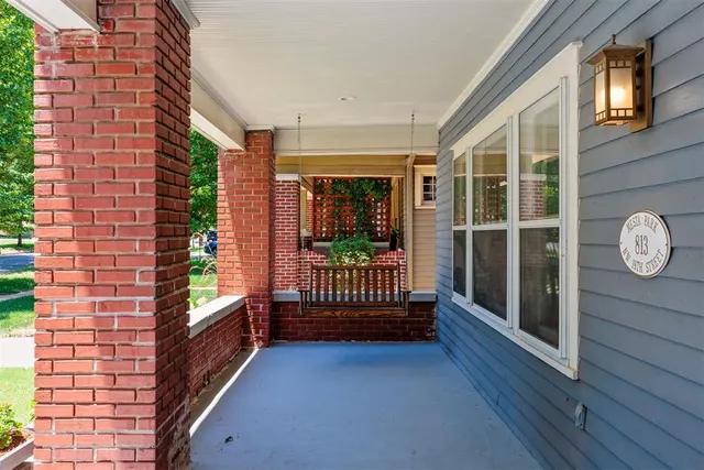 Photo 4 — 813 NW 19th Street, Oklahoma City, OK 73106