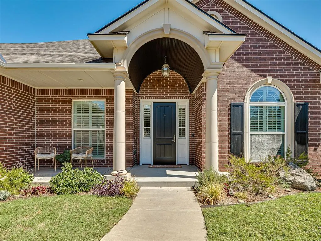 Photo 2 — 6908 Stinchcomb Drive, Oklahoma City, OK 73132