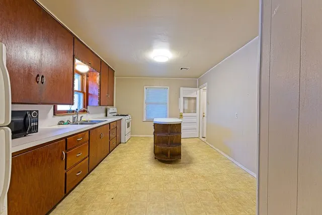 Photo 8 — 903 E Eufaula Street, Norman, OK 73071