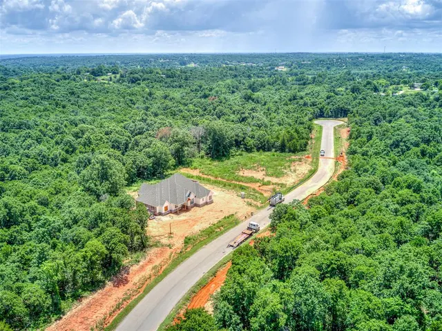 Photo 4 — 8001 Cypress Forest Circle, Oklahoma City, OK 73150