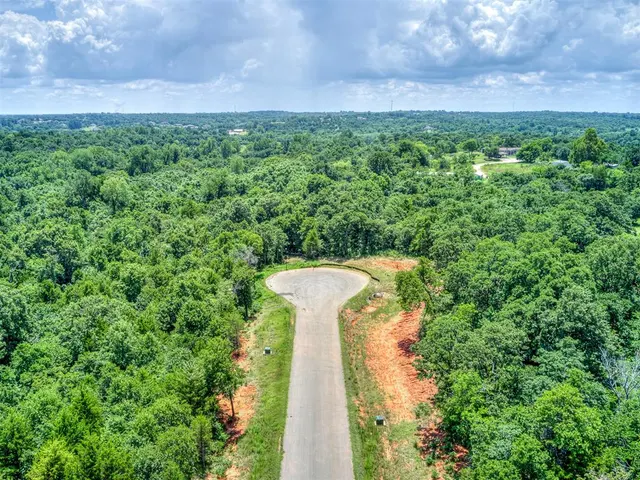Photo 7 — 8001 Cypress Forest Circle, Oklahoma City, OK 73150