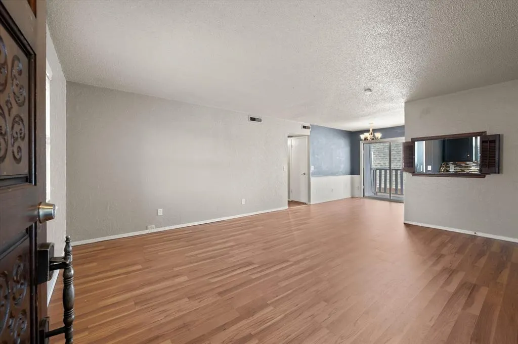 Photo 2 — 11421 N May Avenue B, Oklahoma City, OK 73120