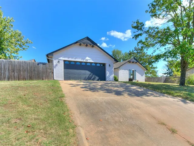 Photo 3 — 23 Crown Point, Shawnee, OK 74804