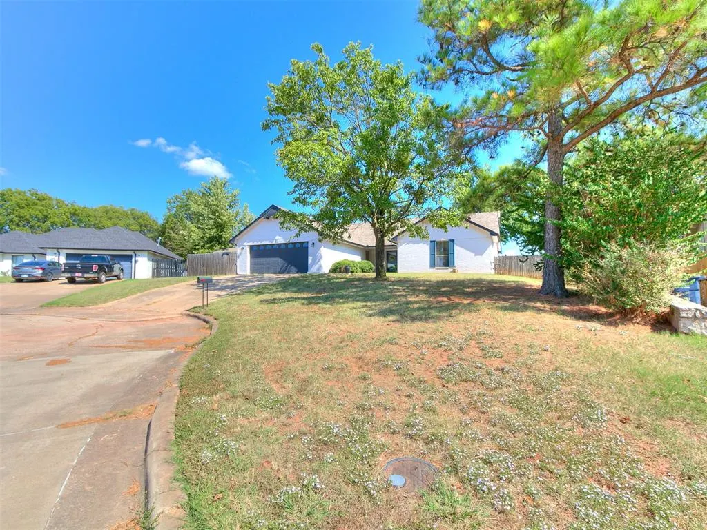 Photo 4 — 23 Crown Point, Shawnee, OK 74804