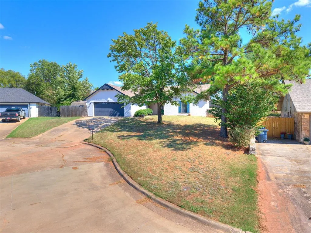 Photo 5 — 23 Crown Point, Shawnee, OK 74804