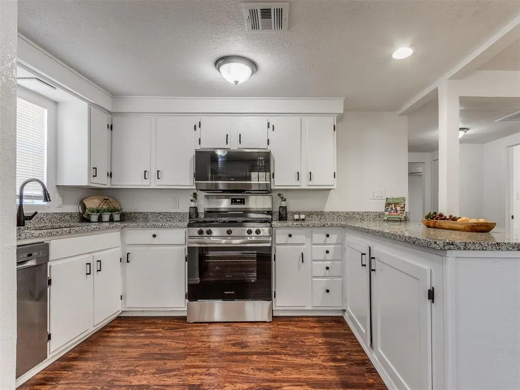 Photo 6 — 2587 Ridgecrest Drive, Choctaw, OK 73020