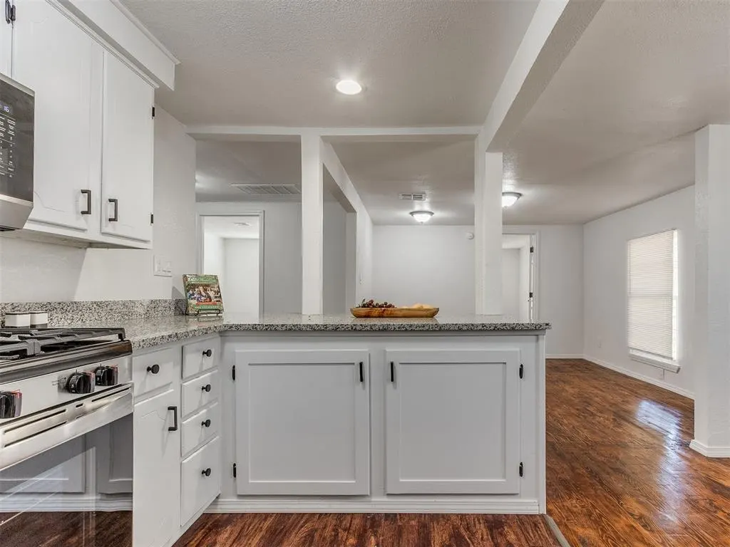 Photo 7 — 2587 Ridgecrest Drive, Choctaw, OK 73020