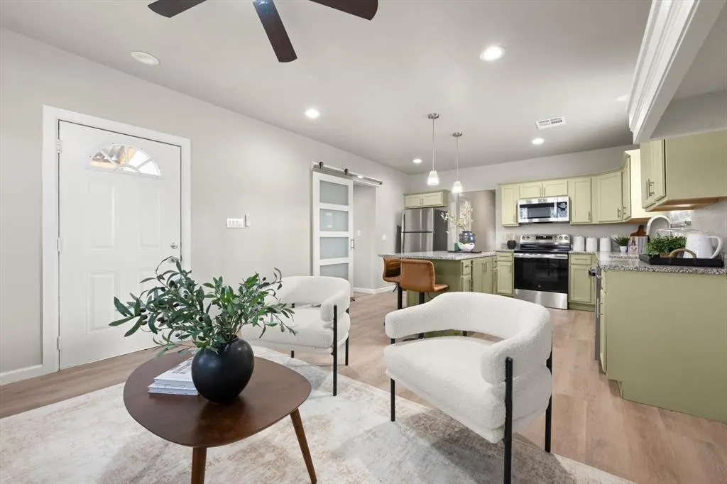 Photo 6 — 411 W Springer Avenue, Guthrie, OK 73044