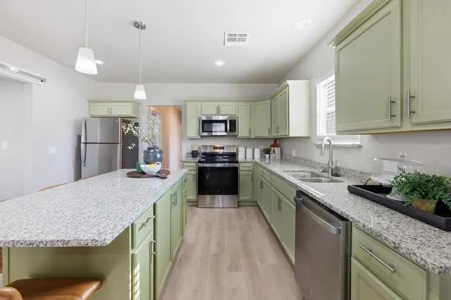 Photo 8 — 411 W Springer Avenue, Guthrie, OK 73044