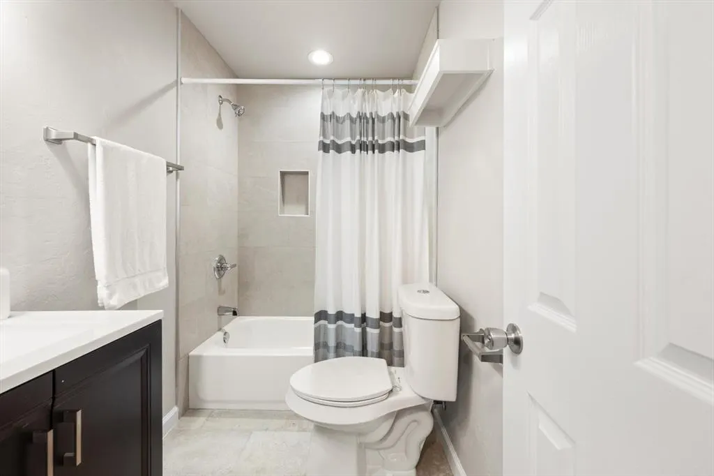 Photo 16 — 411 W Springer Avenue, Guthrie, OK 73044