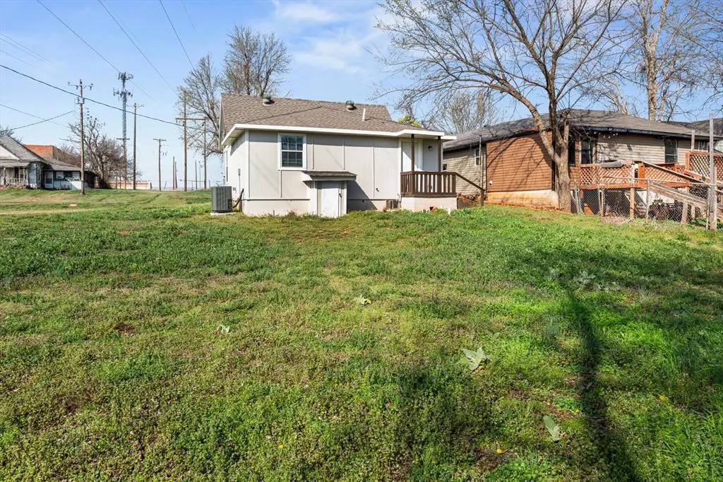 Photo 24 — 411 W Springer Avenue, Guthrie, OK 73044